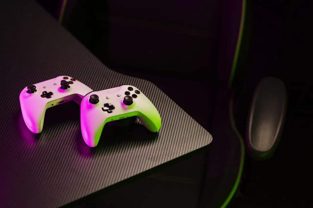 Gry brandowane: czy warto wybierać formaty filmowe i muzyczne? Analiza opłacalności