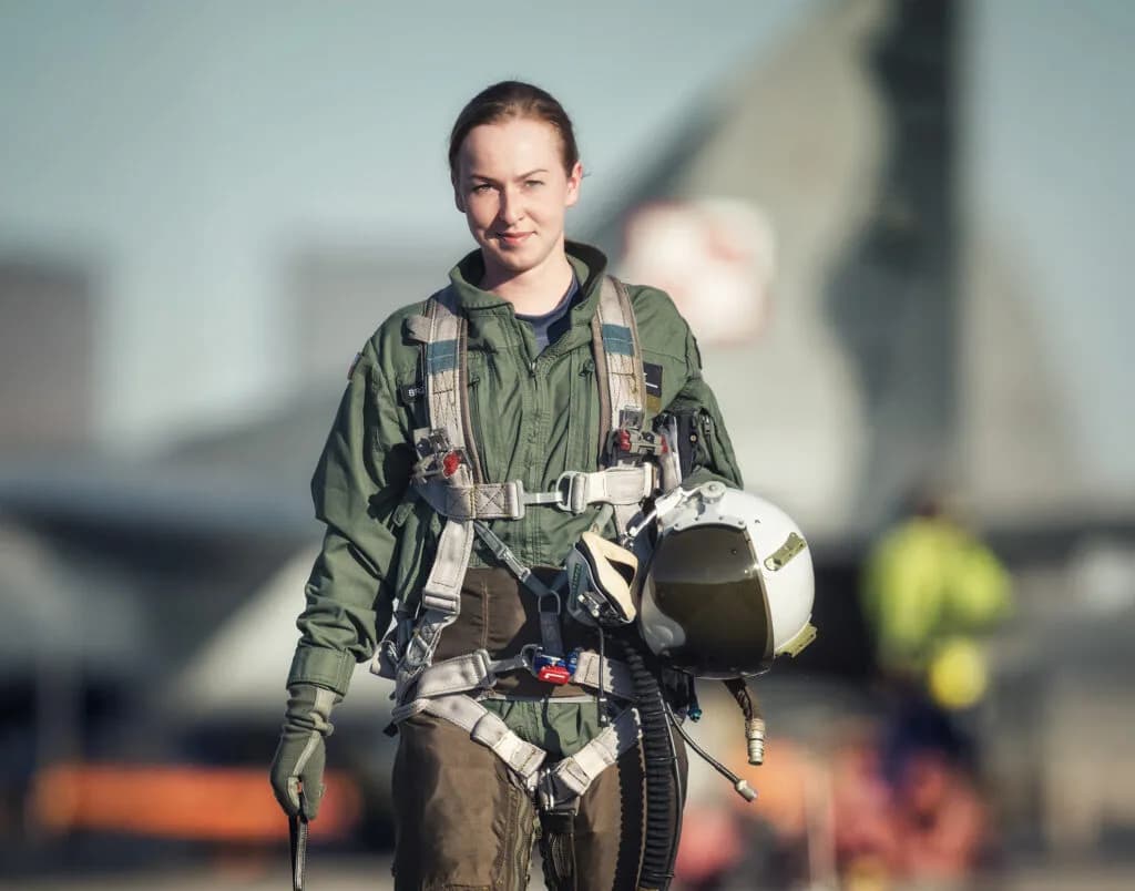 Żona Hołowni: poznaj prawdziwą twarz pilotki myśliwca MiG-29