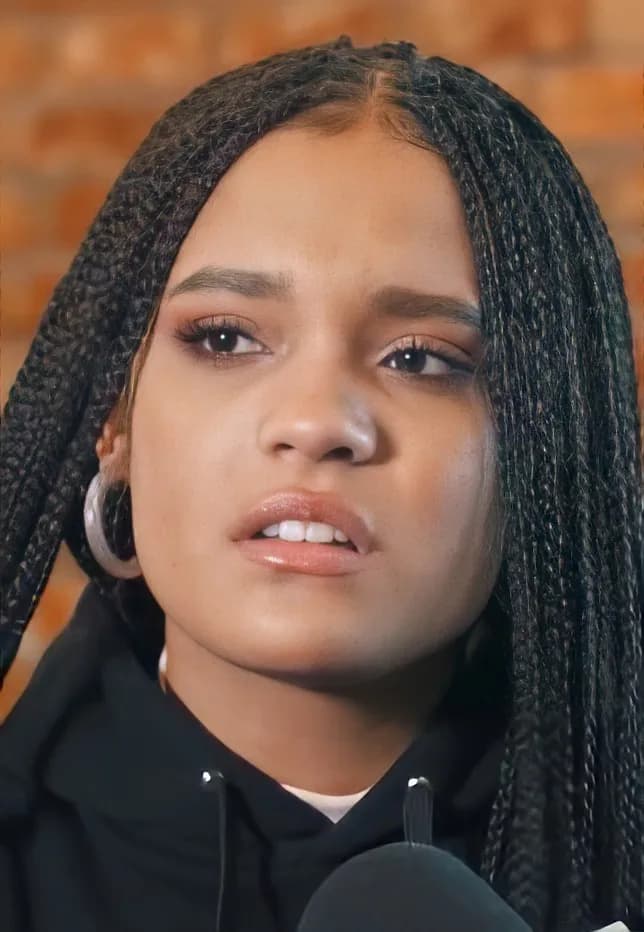 Ile lat ma Sara James? Wiek, kariera i ciekawostki o znanej osobie