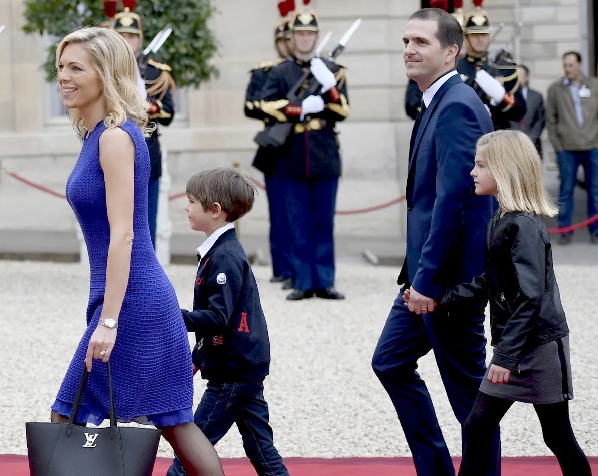 Emmanuel Macron czy ma dzieci? Prawda o jego rodzinie i relacjach