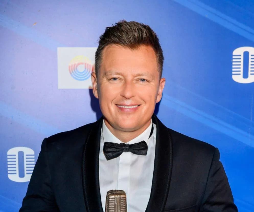 Ile lat ma Rafał Brzozowski? Zaskakujące fakty o jego wieku!