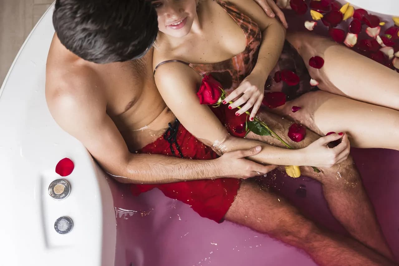 Masaż i pieszczoty – istotne elementy intymnej bliskości dla kobiet