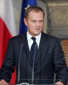 Ile lat ma Donald Tusk? Sprawdź jego wiek i ciekawostki z życia