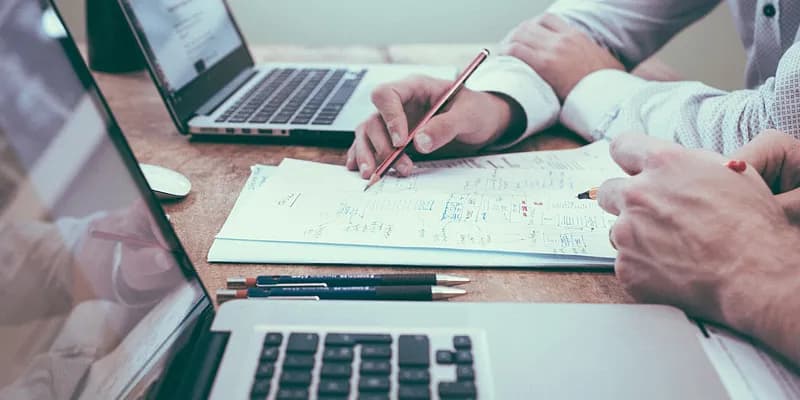 Excel w pracy z francuskimi klientami: przydatne funkcje i zwroty